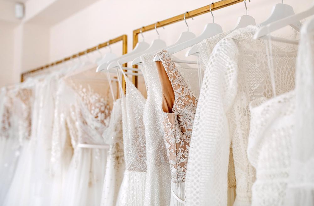How to Make Wedding Dress Shopping Special for the Bride