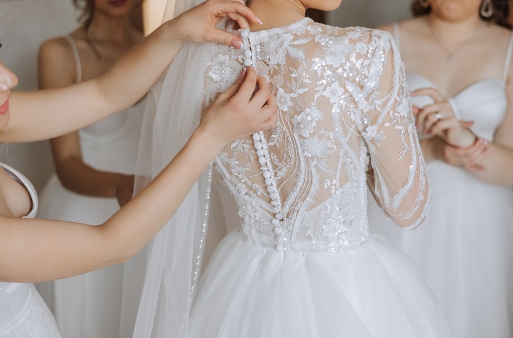 How Many Wedding Dress Fittings Are Necessary for Alteration?